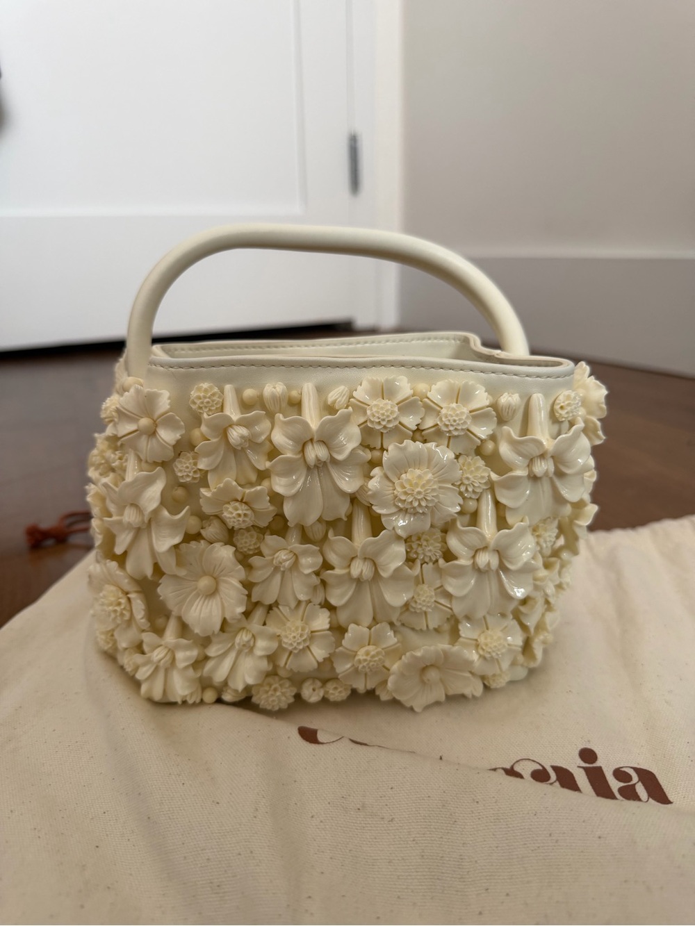 cult gaia solene Top Handle Bag in Ivory - Picture 8 of 13